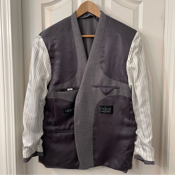 Ralph Lauren Blazer - Gray.  Mens: 42S - Picture 3 of 7